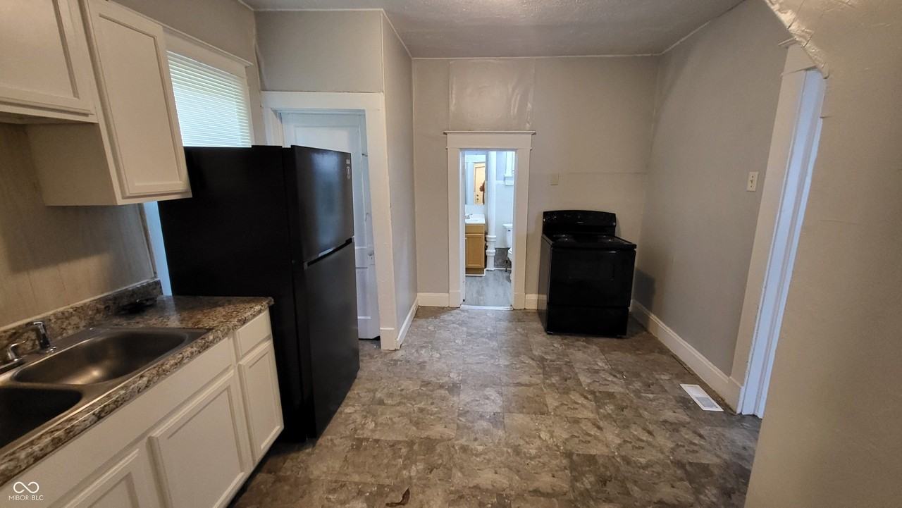 2822 N Olney St - Photo 7 of 16