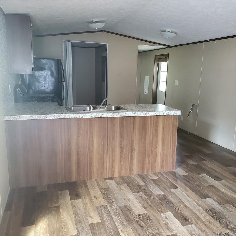 368 Union Ave #4 - Photo 2 of 8
