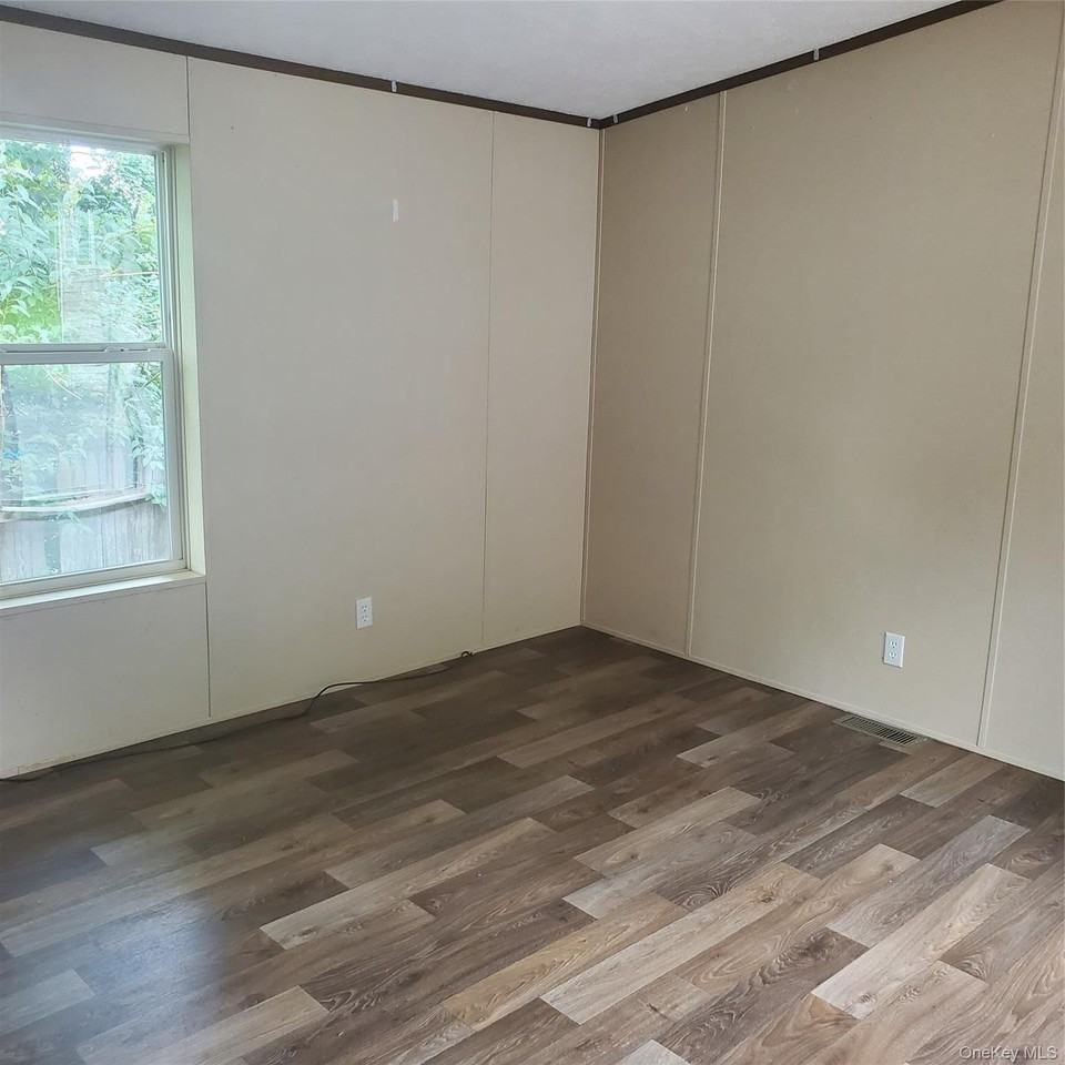 368 Union Ave #4 - Photo 6 of 8