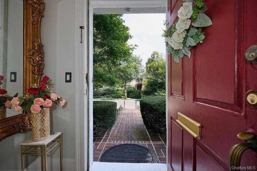 70 Frederick Pl - Photo 4 of 43