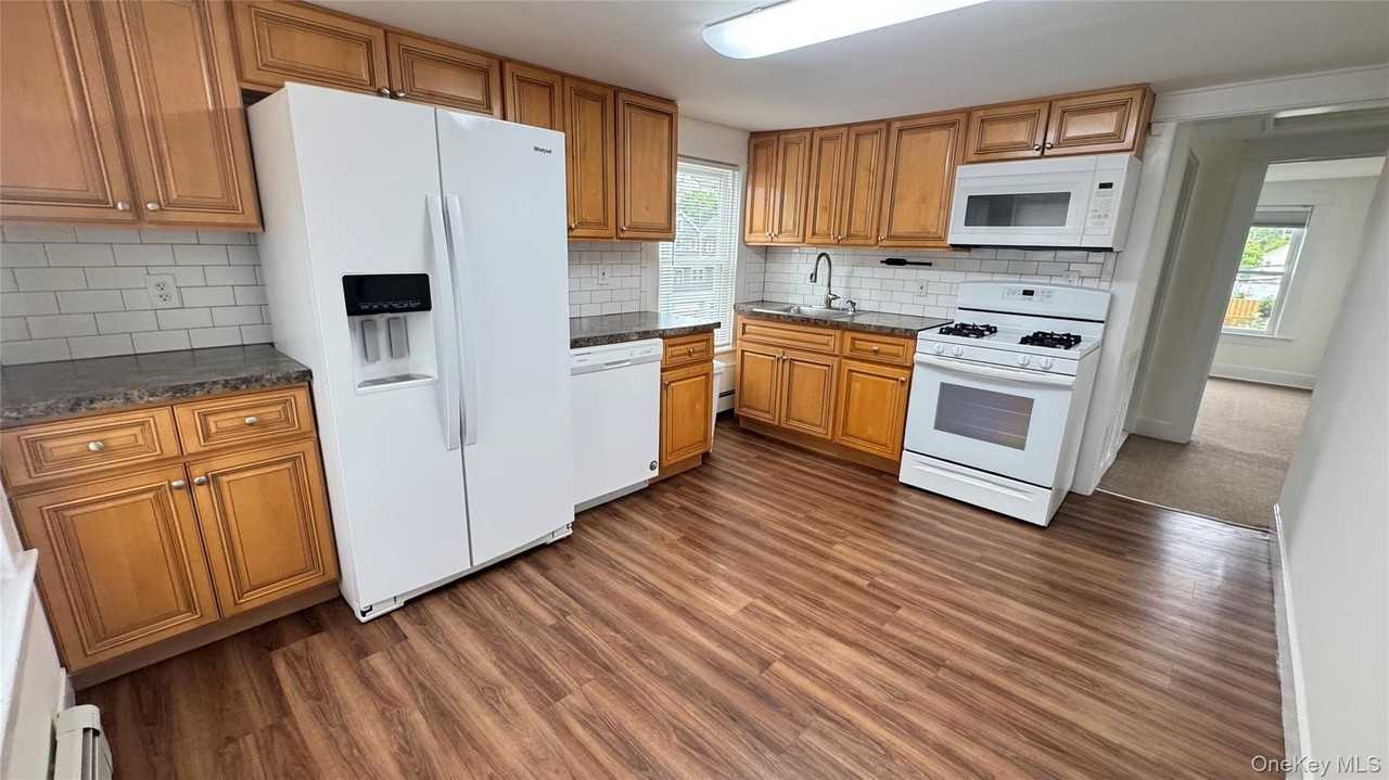 8 Colt Ave - Photo 2 of 14