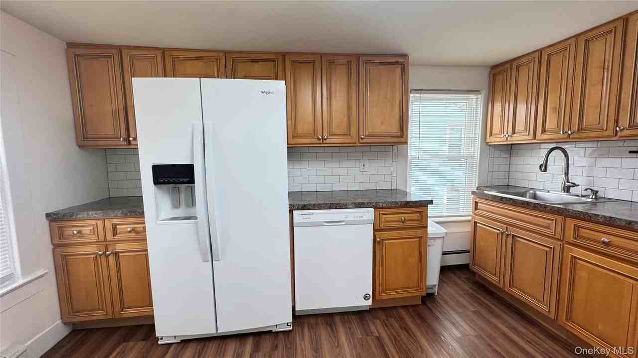 8 Colt Ave - Photo 3 of 14