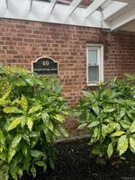 featured image of 40 Knightsbridge Rd #2H