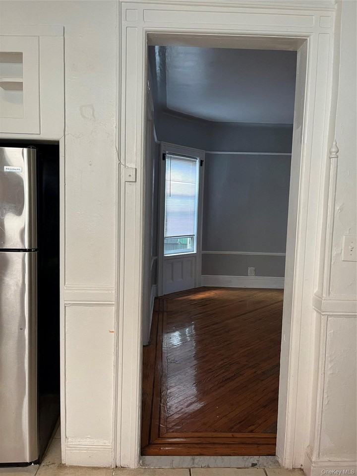 417 Marlborough Rd #1stFL - Photo 3 of 6