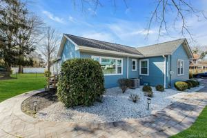 featured image of 13 Argonne Rd W