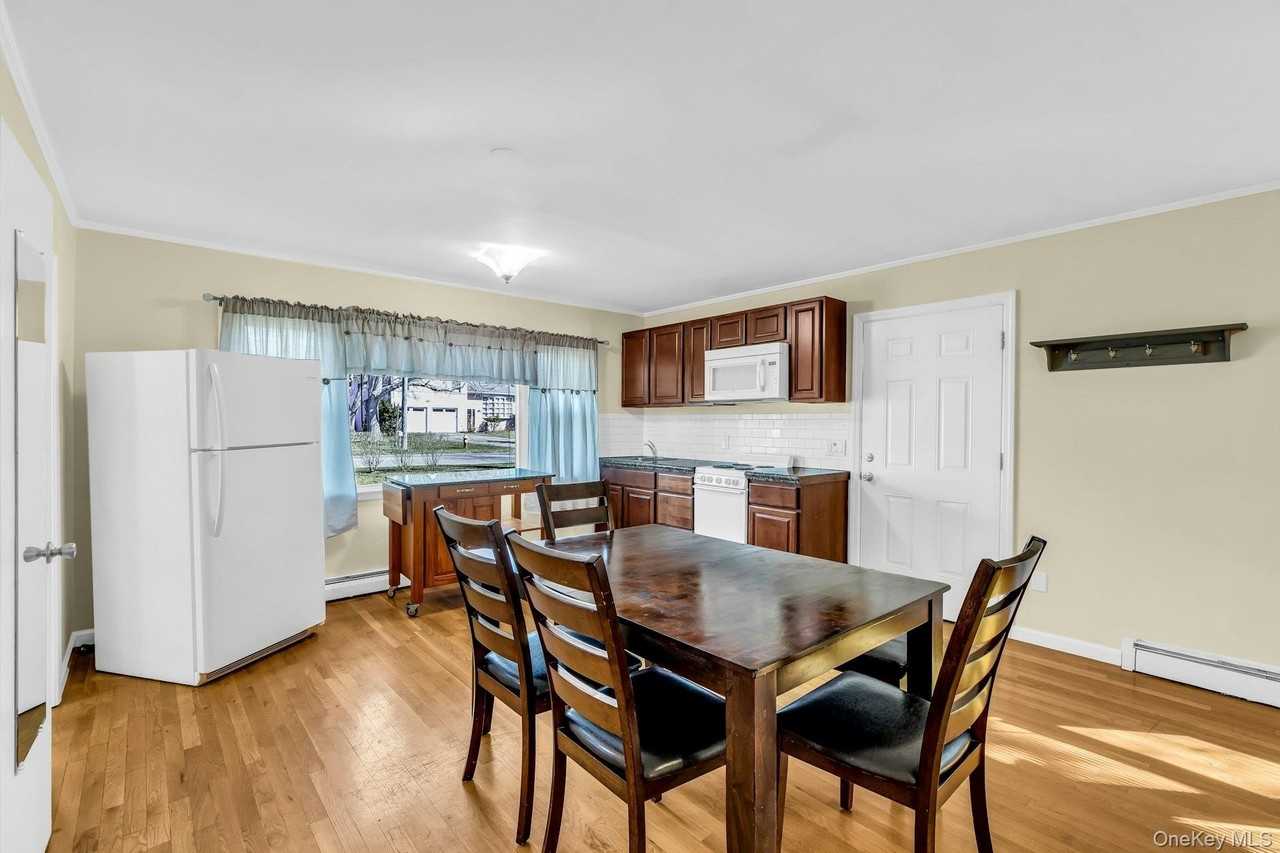 13 Argonne Rd W - Photo 5 of 19