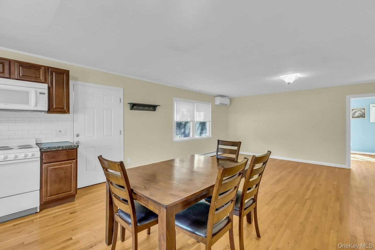 13 Argonne Rd W - Photo 7 of 19