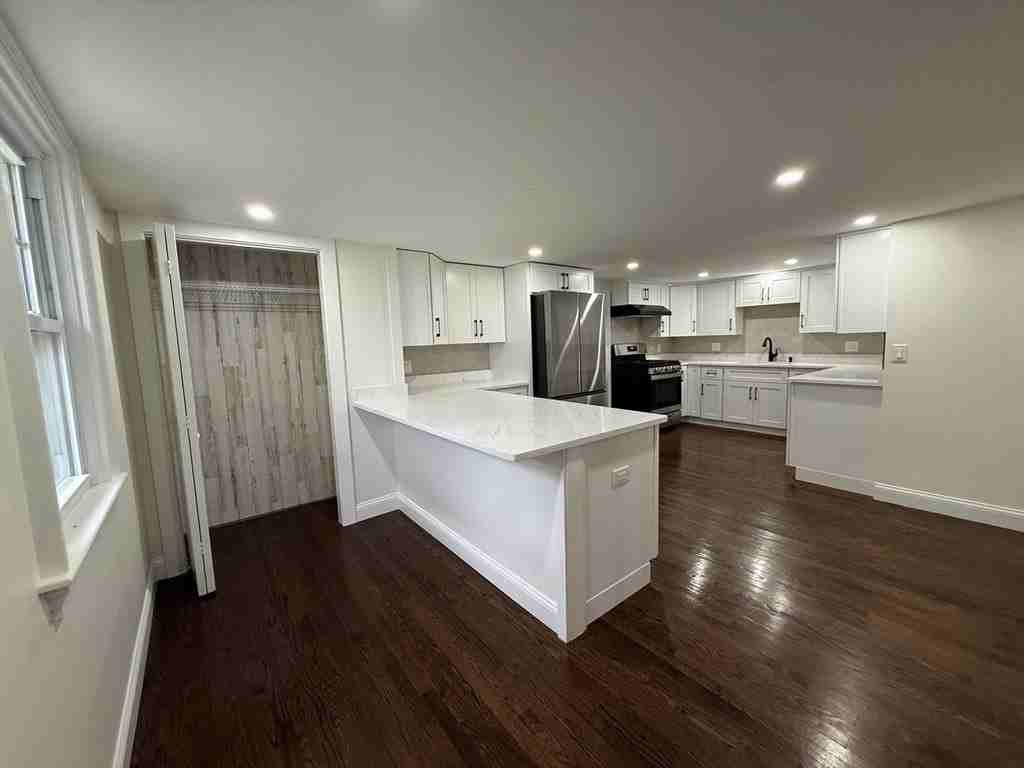 9 Glen Ave #A - Photo 3 of 18