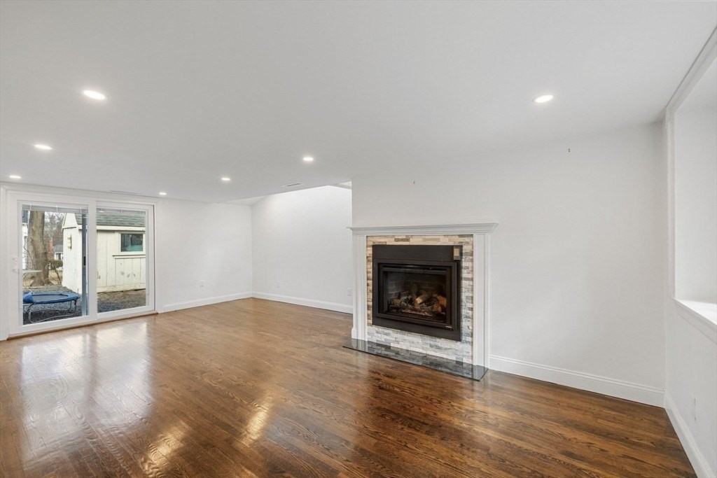 9 Glen Ave #A - Photo 5 of 18