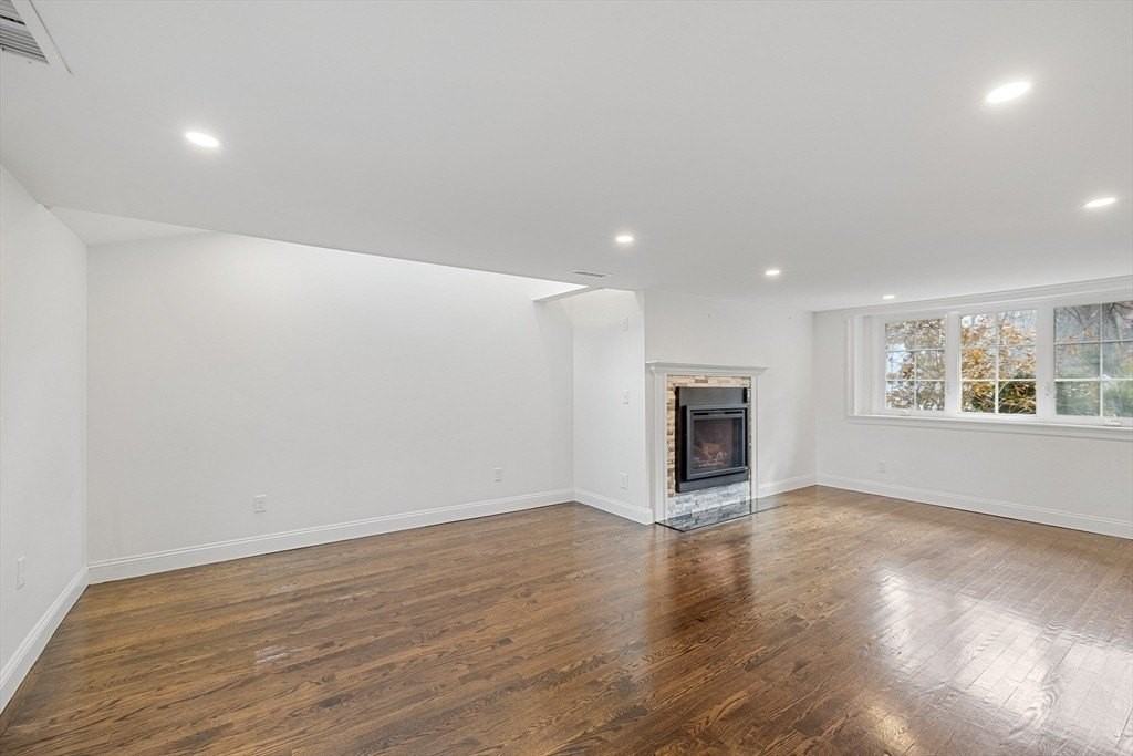 9 Glen Ave #A - Photo 6 of 18