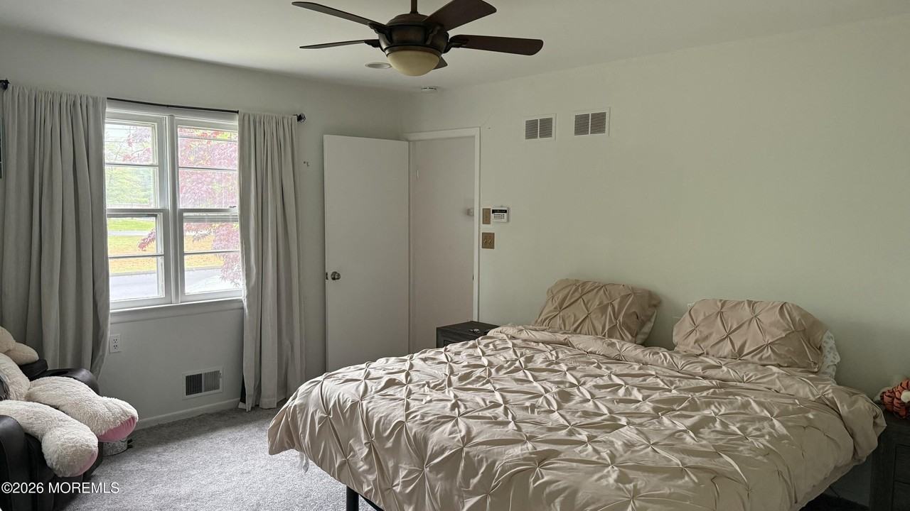 500 Freehold St - Photo 2 of 13