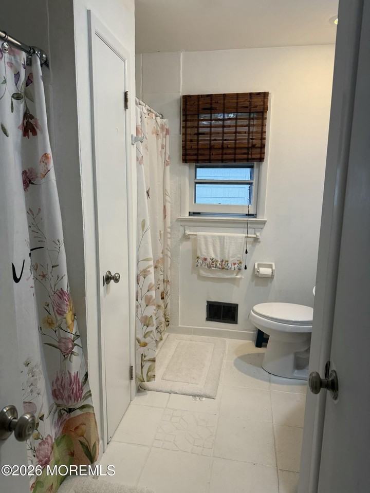 500 Freehold St - Photo 4 of 13