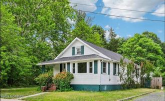 16 Magnolia Ave - Photo 1 of 1