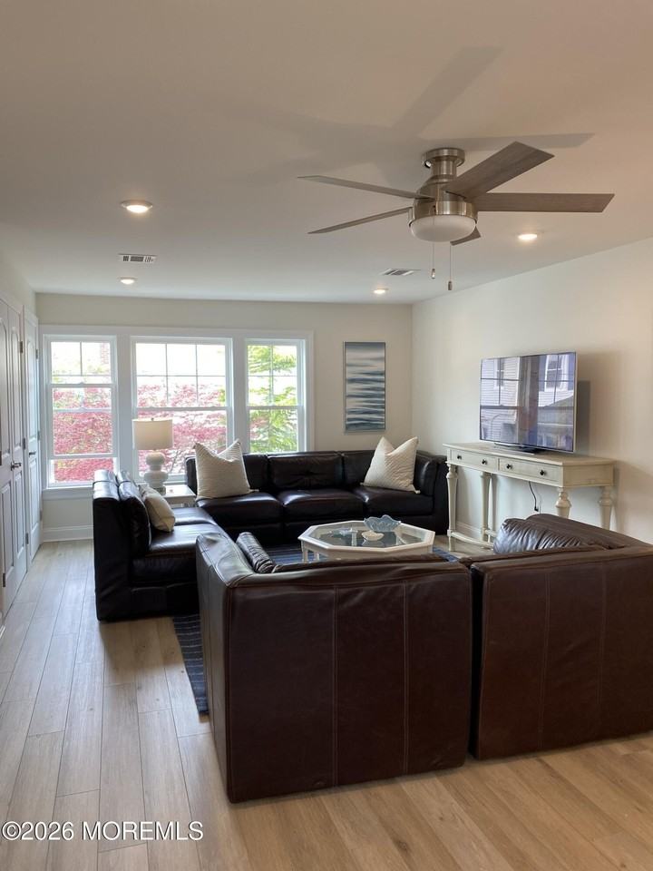 107 Woodland Ave - Photo 4 of 13