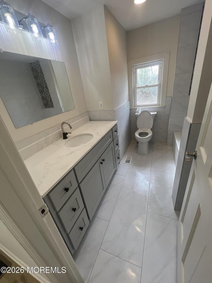 33 Weaverville Rd - Photo 3 of 14