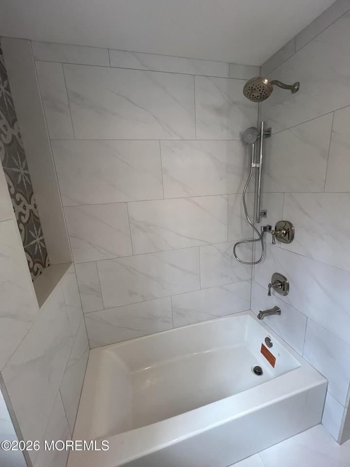 33 Weaverville Rd - Photo 4 of 14