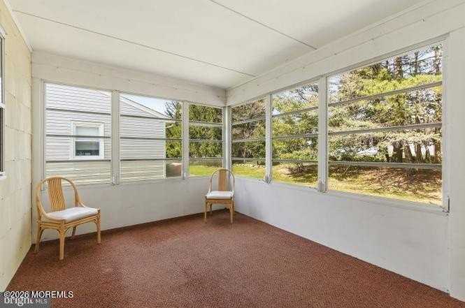 60 Whitmore Dr - Photo 4 of 18