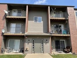 featured image of 727 Elm Ln #208