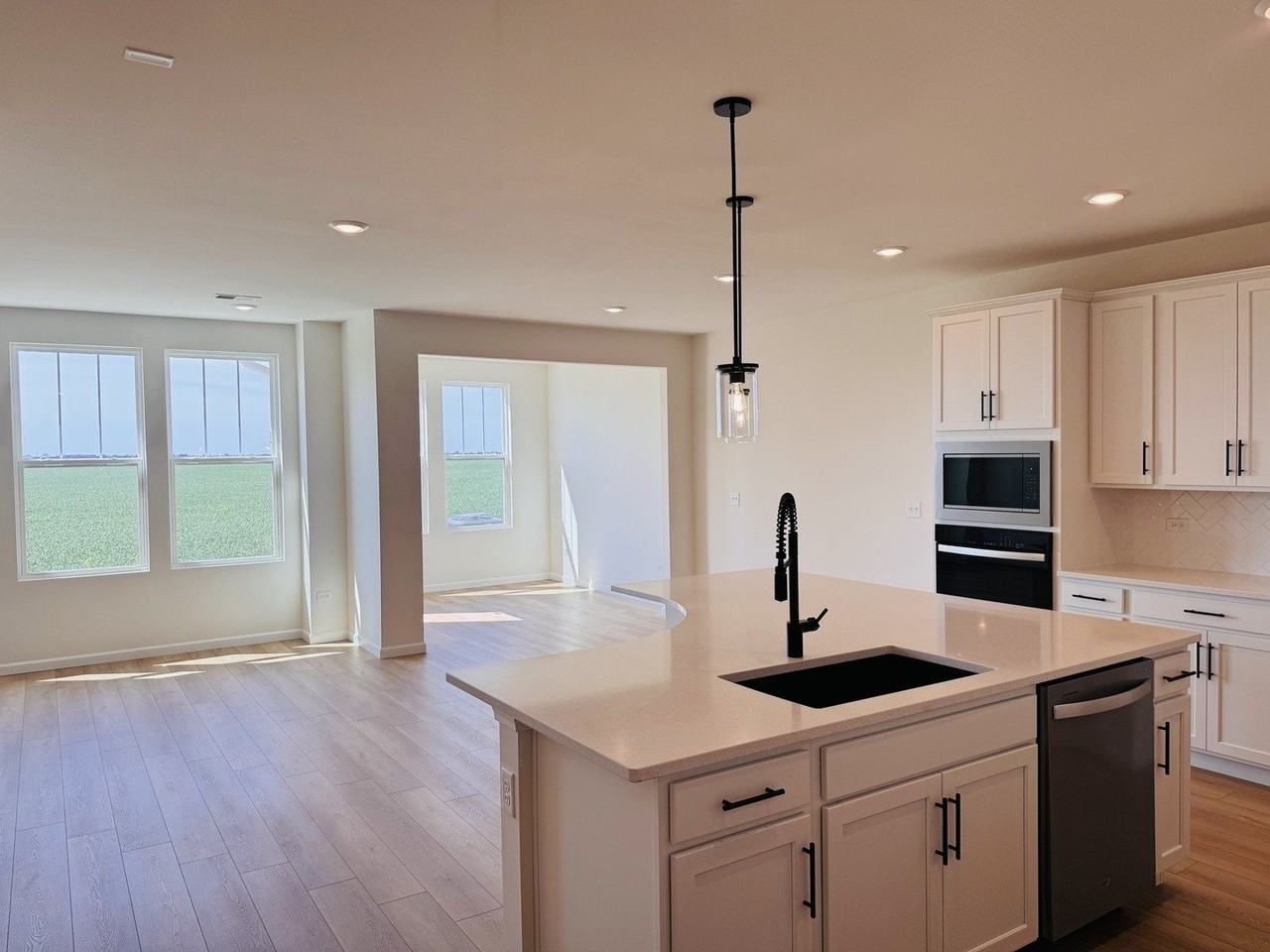 2177 Ryegrass Ln #70002 - Photo 2 of 17