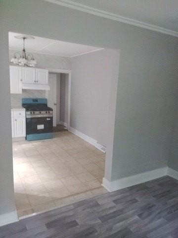 35W710 Woodlawn Ave #1 - Photo 3 of 5