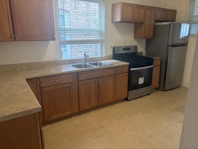 5904 N Fairfield Ave #2 - Photo 6 of 9