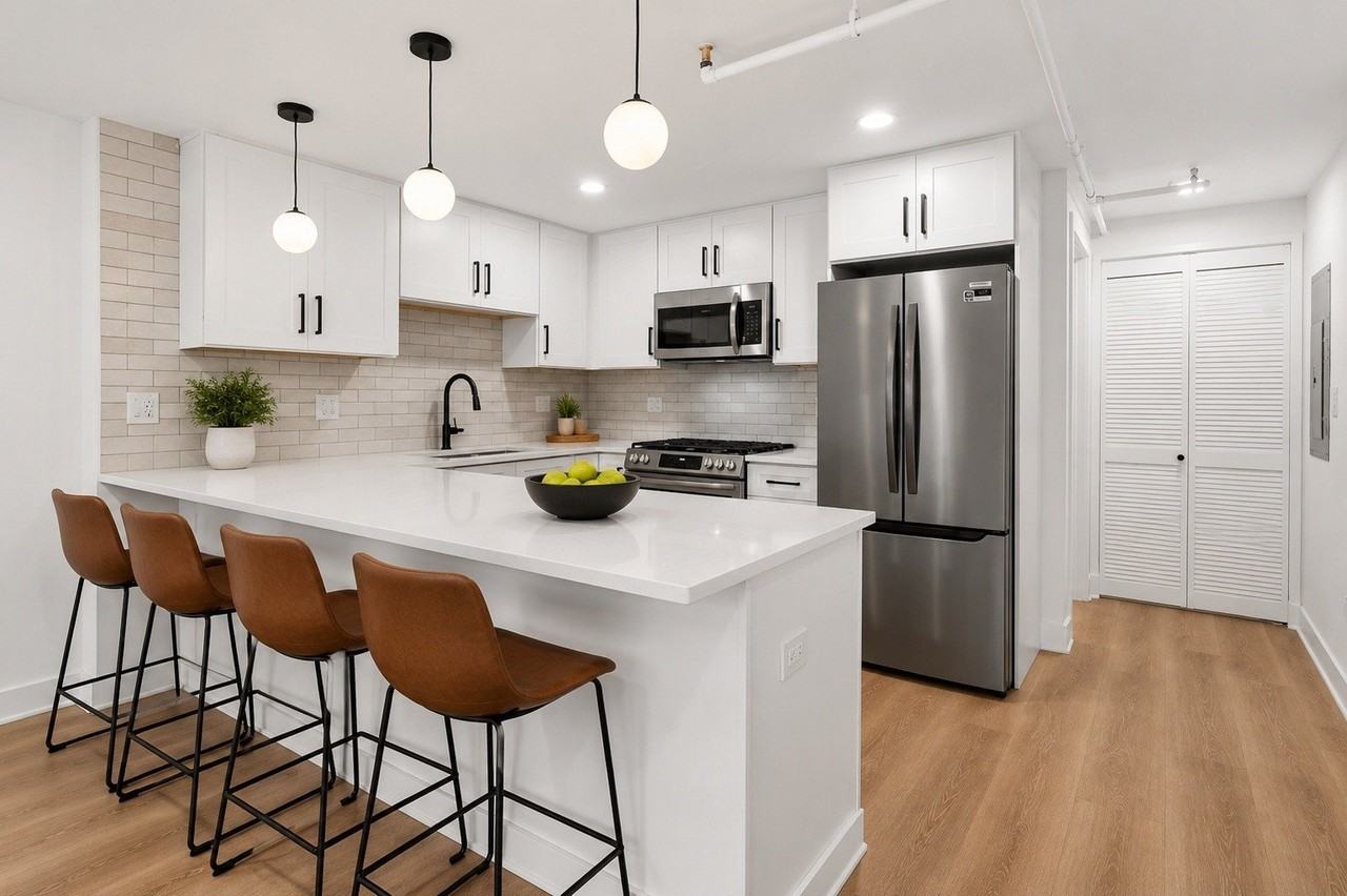 2601 N California Ave #1 - Photo 3 of 14