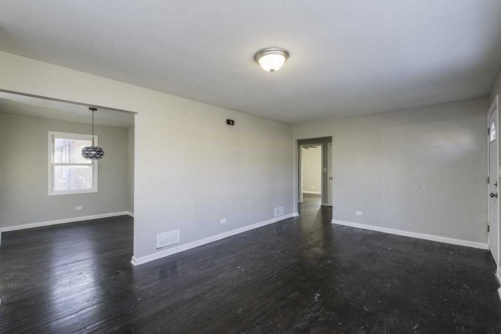 821 12th St - Photo 5 of 22