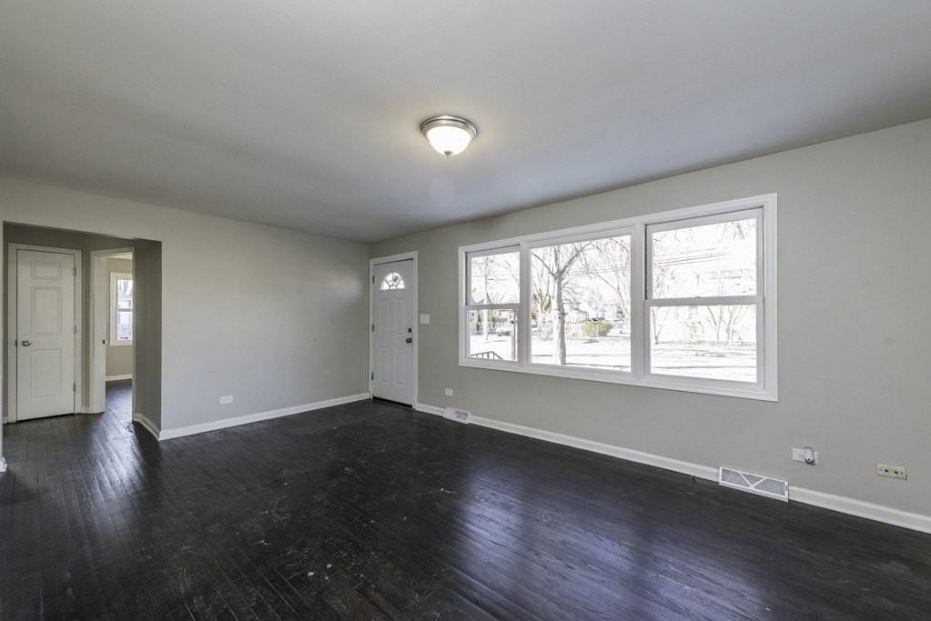 821 12th St - Photo 6 of 22