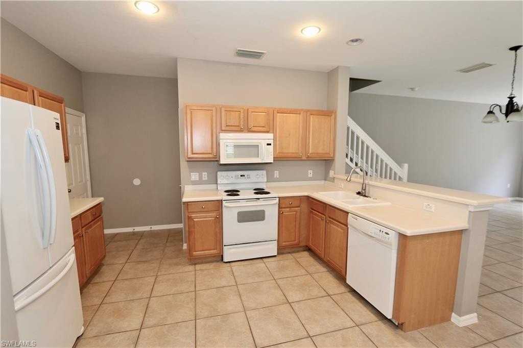 1055 Albany Ct #217 - Photo 3 of 25