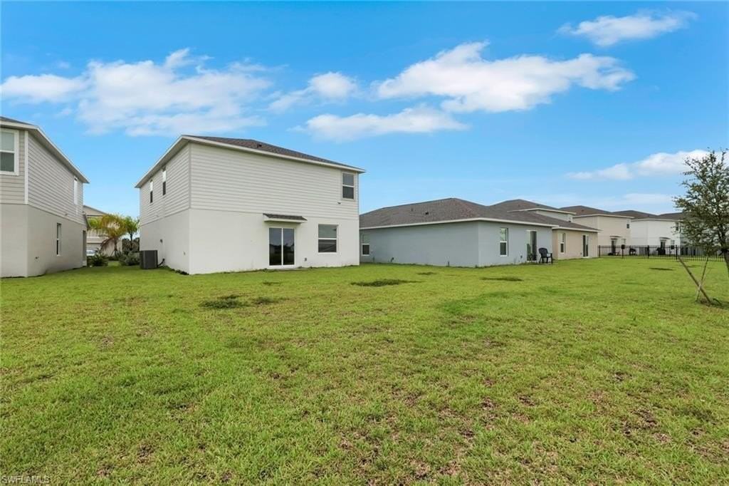 19745 Garden Ridge Ct - Photo 4 of 26