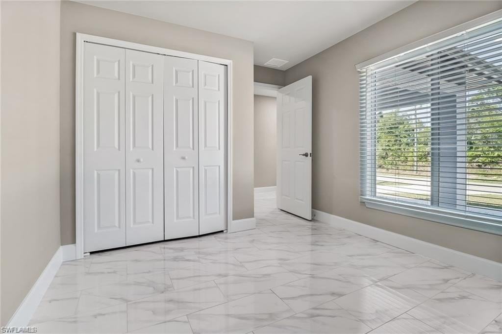 2215 Kenneth Ave S - Photo 4 of 11