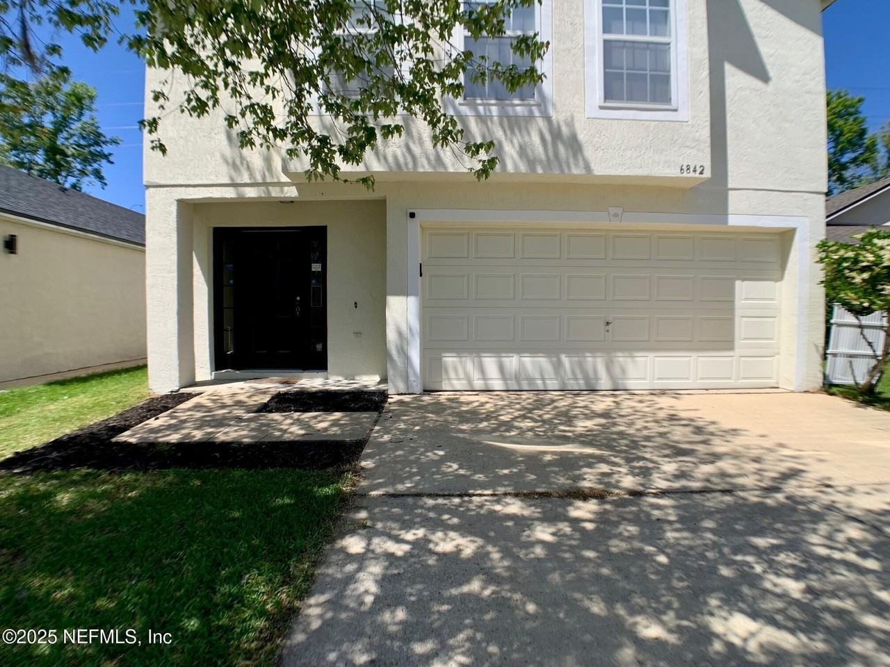 6842 Playpark Trl W - Photo 3 of 24