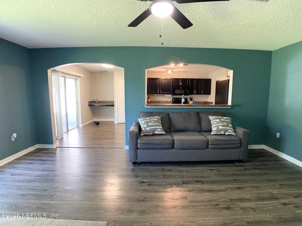 6842 Playpark Trl W - Photo 7 of 24