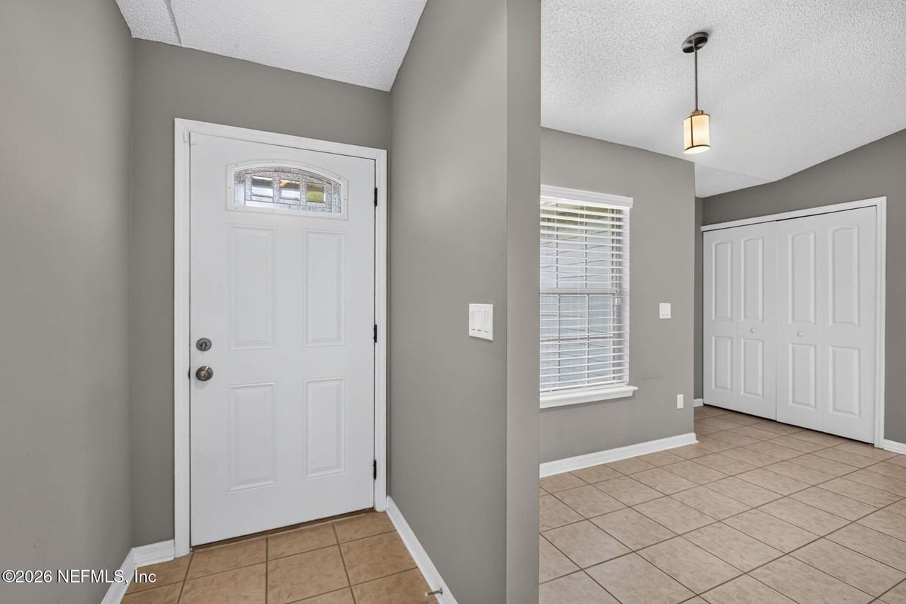 3183 Wavering Ln - Photo 6 of 49