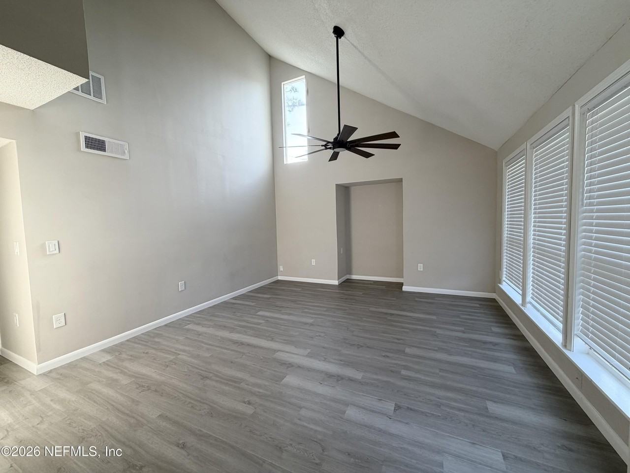 3545 N Ride Dr - Photo 2 of 18