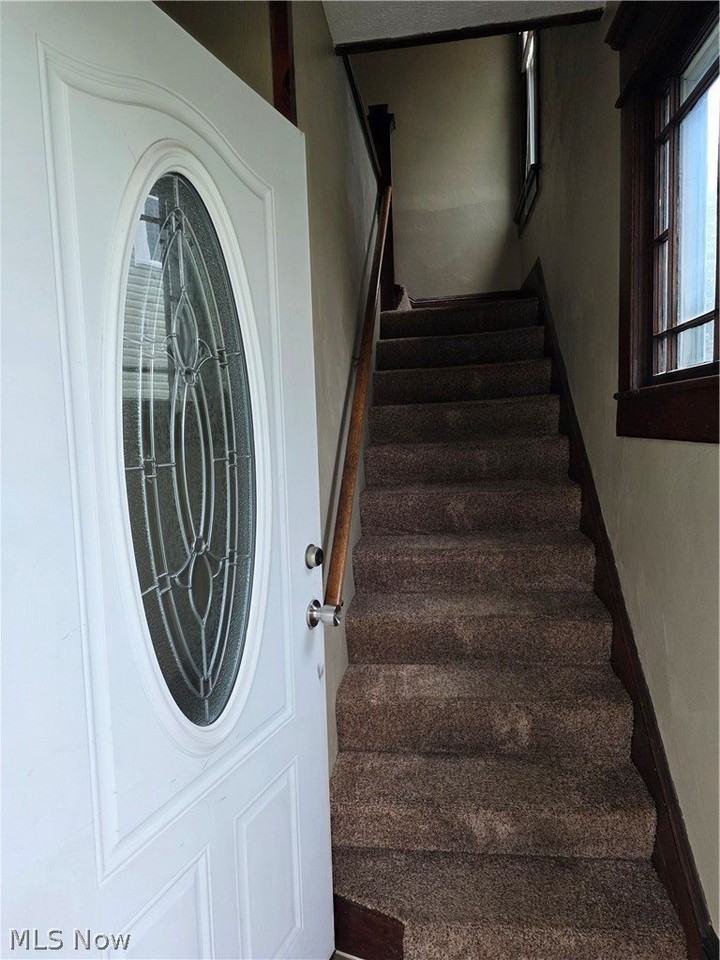 407 1/2 N 10th St - Photo 2 of 13