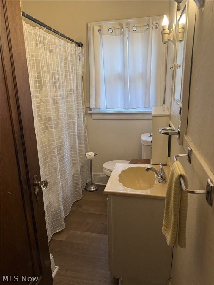 689 Schiller Ave #3 - Photo 6 of 6