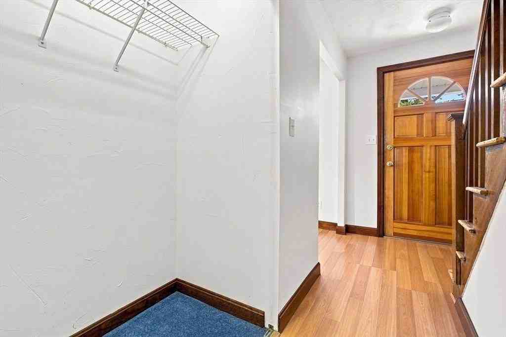 24 Railroad Ave - Photo 2 of 25