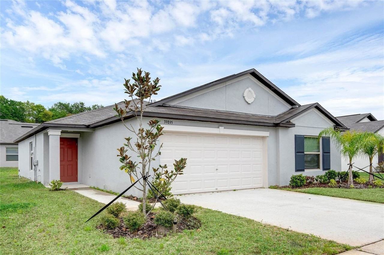 39895 Harvest Creek Ln - Photo 2 of 20