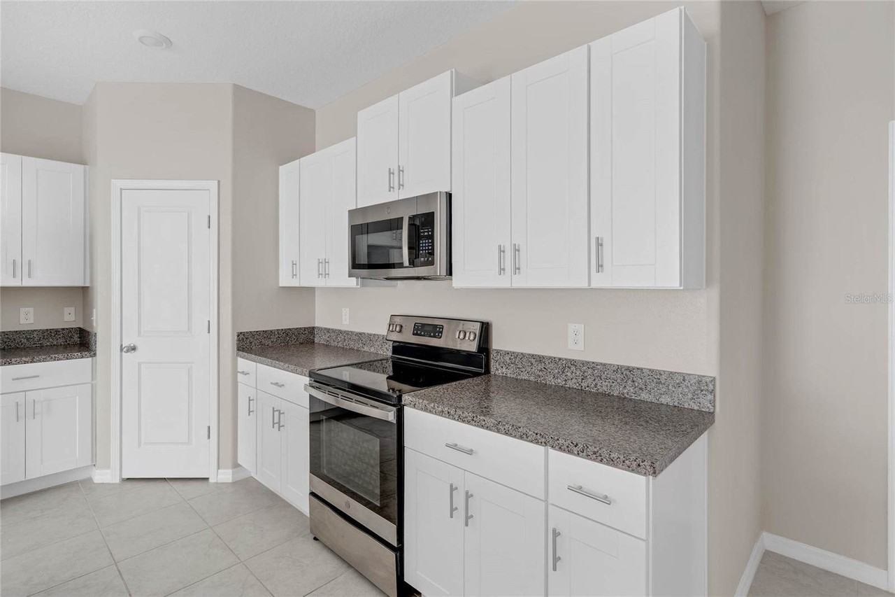 39895 Harvest Creek Ln - Photo 4 of 20
