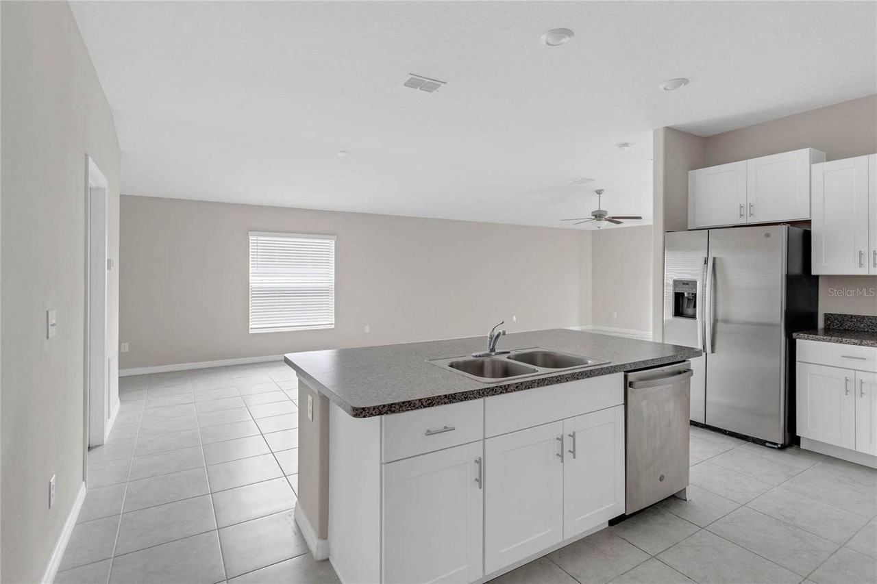 39895 Harvest Creek Ln - Photo 5 of 20