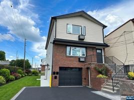 featured image of 219 Cliff St #1