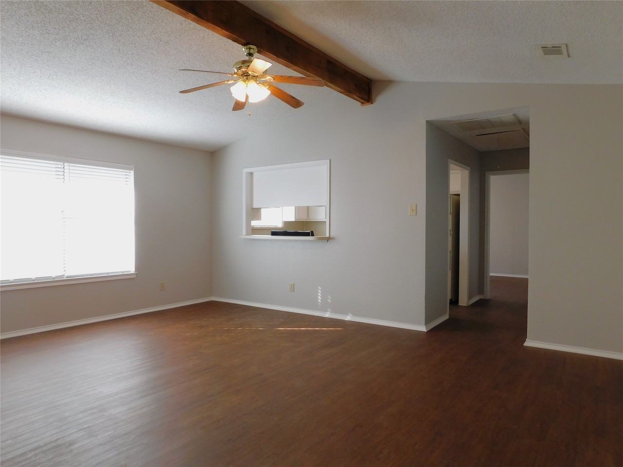 2214 Bernard St - Photo 5 of 16
