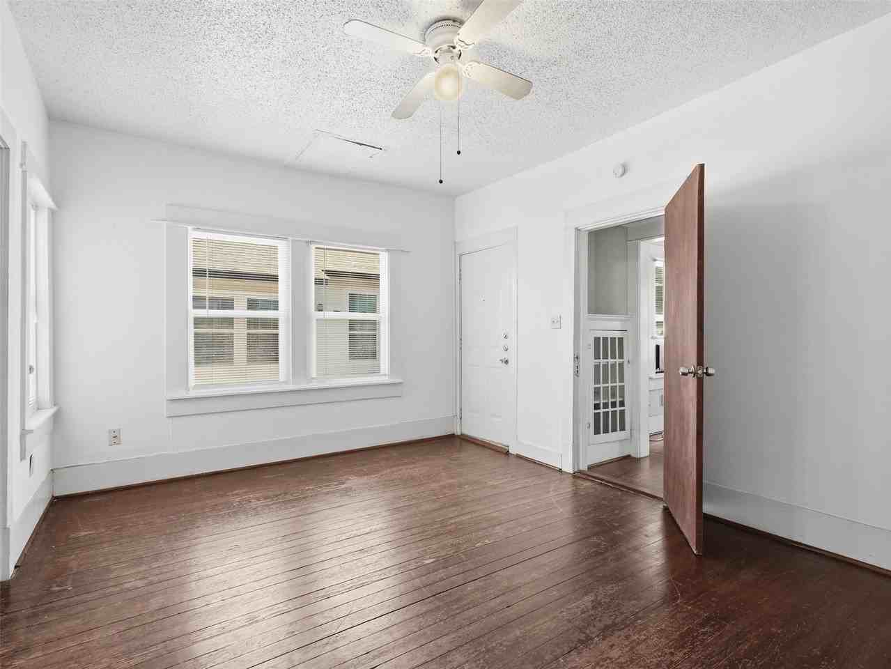 813 W 8th St #3 - Photo 5 of 21