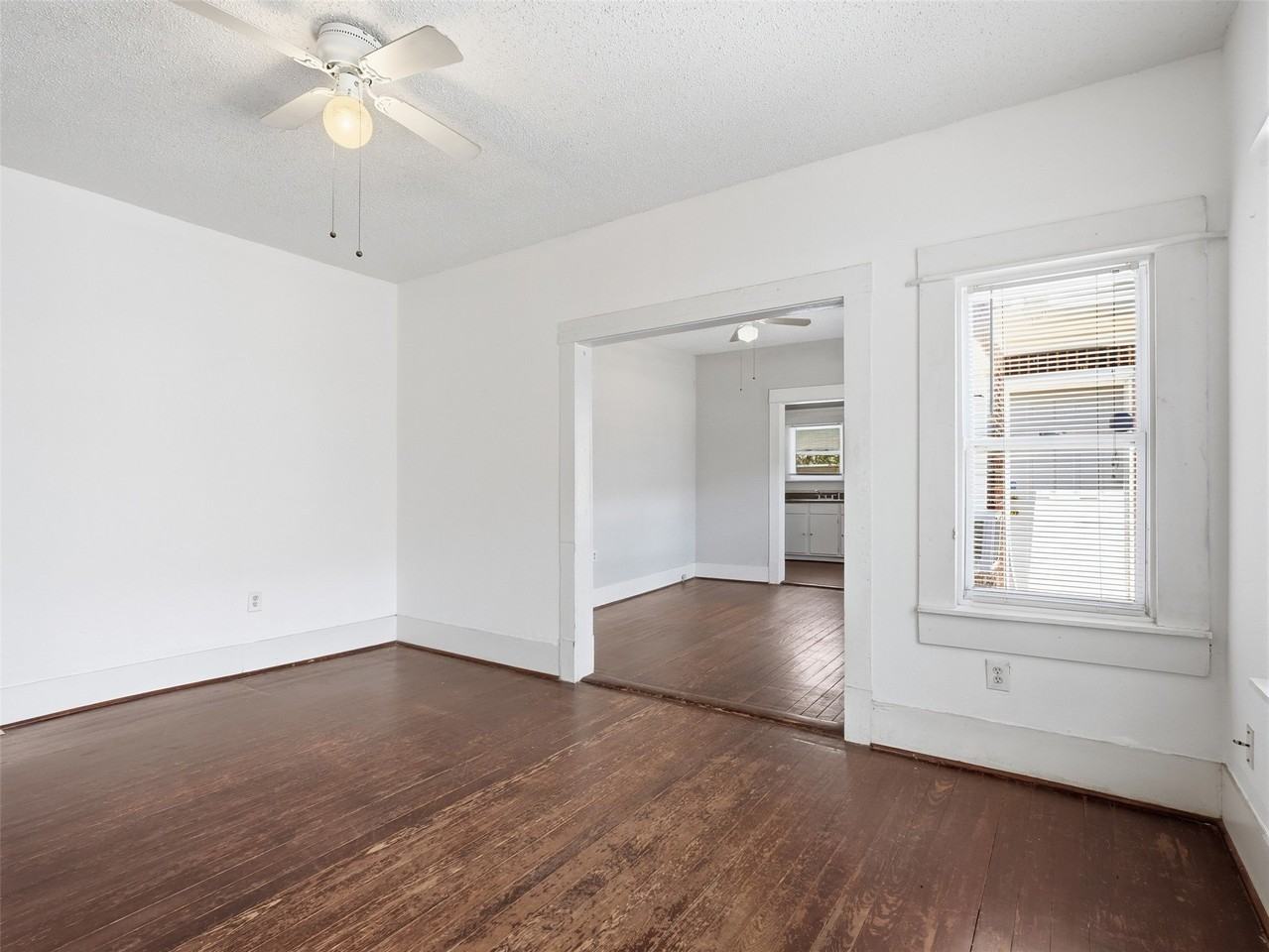 813 W 8th St #3 - Photo 6 of 21