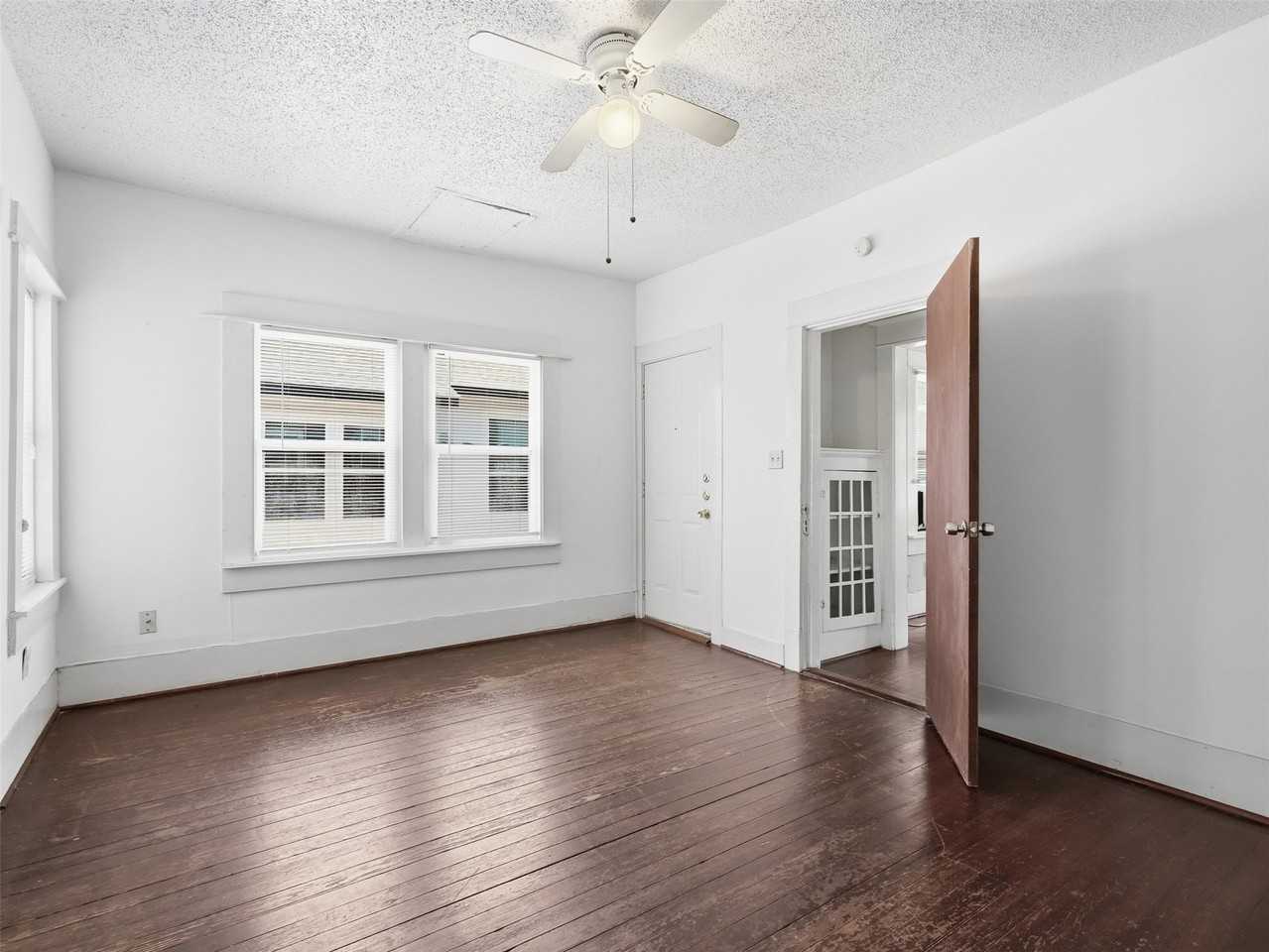 813 W 8th St #3 - Photo 7 of 21