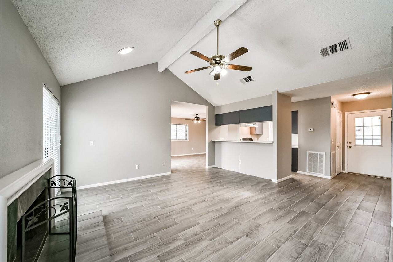 1613 Brook Meadow Dr - Photo 5 of 19
