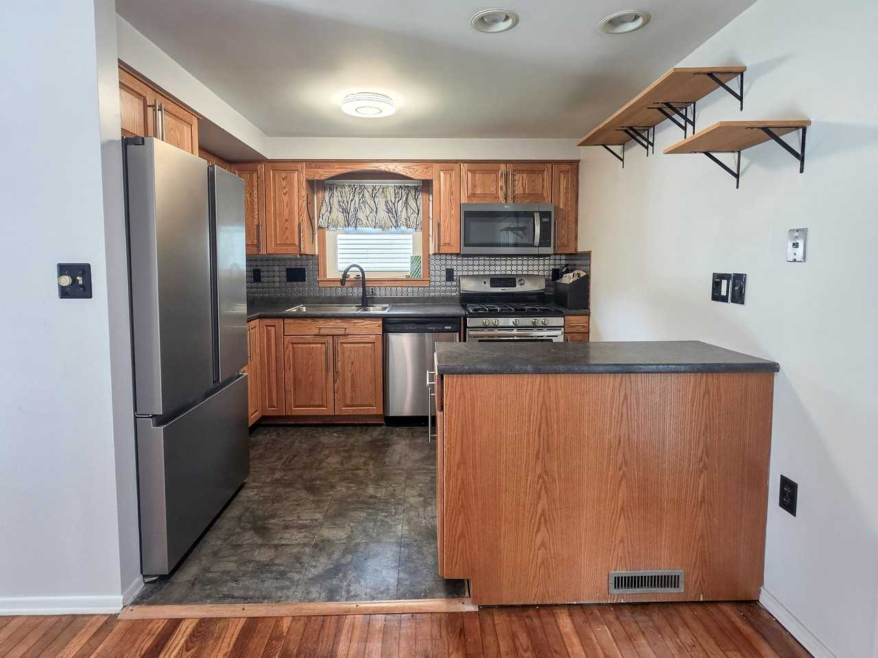 408 Hazelnut Dr #1 - Photo 7 of 41