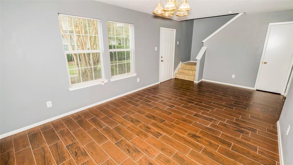 6127 Lone Prairie Way - Photo 3 of 12