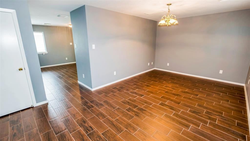 6127 Lone Prairie Way - Photo 4 of 12